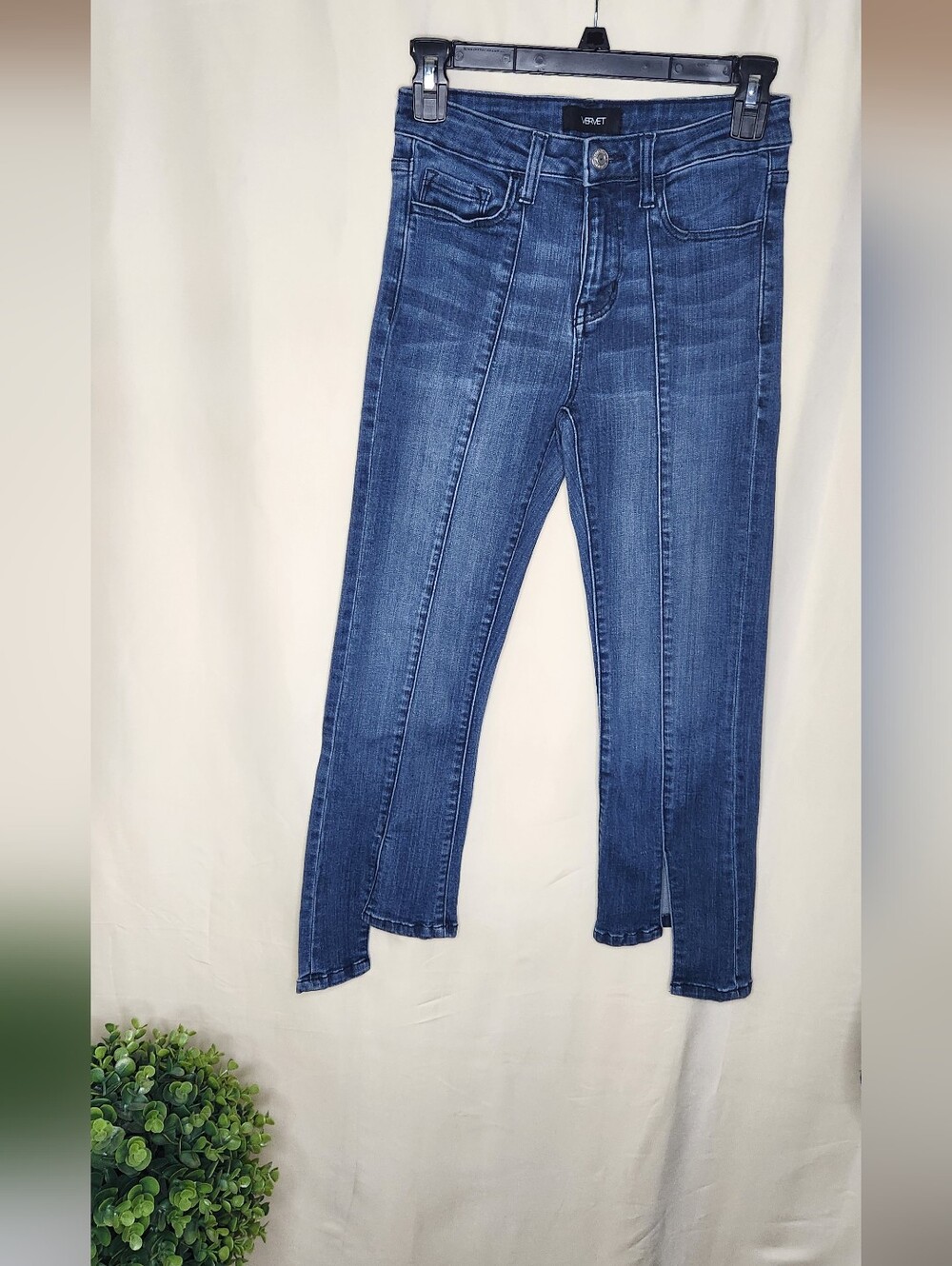 VERVET Stretch Crop Flare. Waist 24.  Lots Of Stretch. Excellent Condition